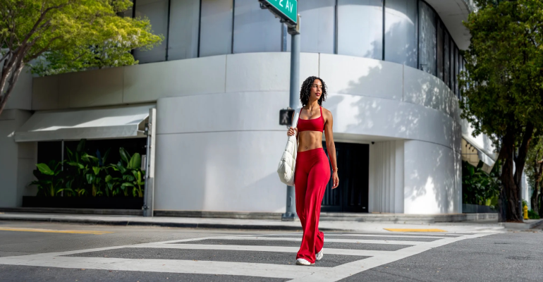 Dive into Luxury: Discover the Essence of Sophistication and Style at Vix Paula Hermanny