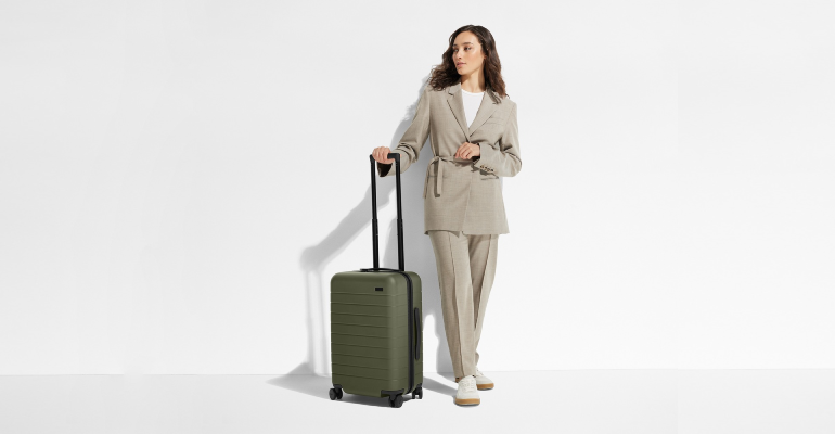 Nobl Travel Review — Is the Zipperless Suitcase Worth the Risk?
