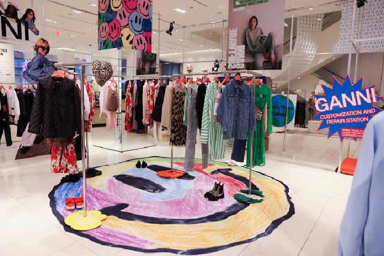 ASOS vs Nordstrom — Two Very Different Answers to Online Fashion Shopping