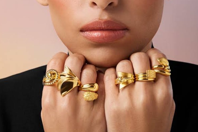 how to stack rings without it looking cluttered — the honest guide