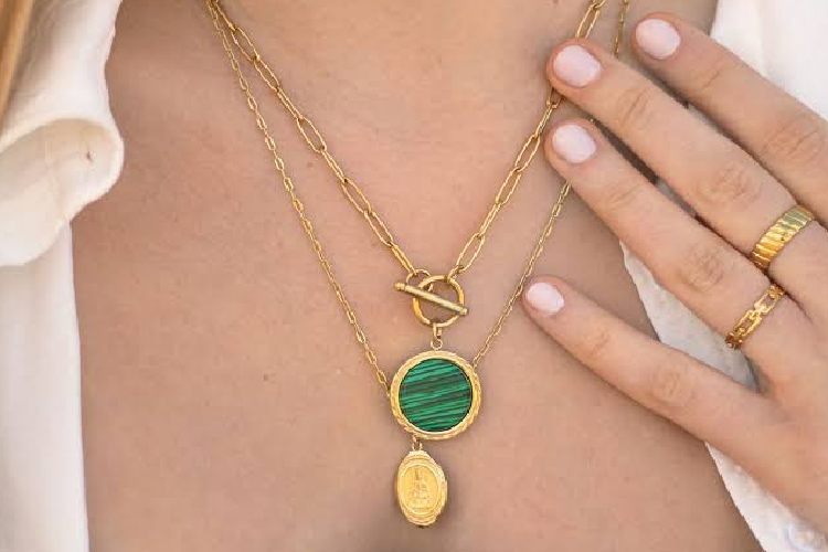 How to Layer Necklaces Without It Looking Wrong — The Specific Guide