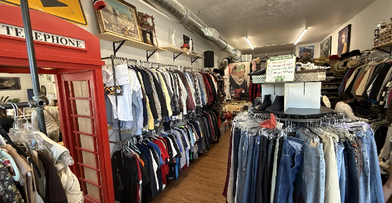 Vintage Shopping — How To Shop Secondhand Well