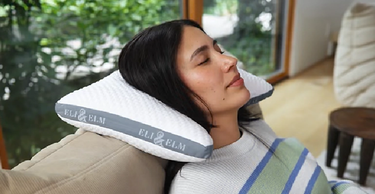 Eli & Elm Made a Pillow Just for Side Sleepers. Does the Shape Really Help?
