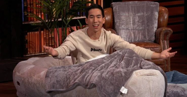 Plufl Made a Dog Bed for Humans. Is It Worth $499?